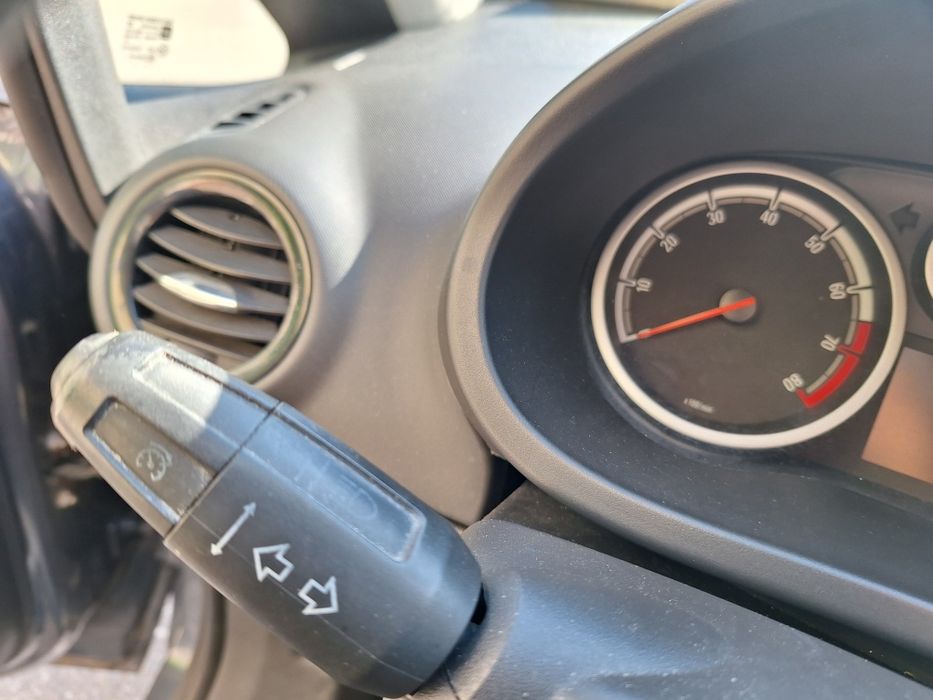 Opel corsa 1.4 benzina