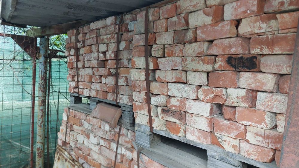 Caramida jumatati din recuperari 15x14x7 cm la 0.5 lei lichidare stoc