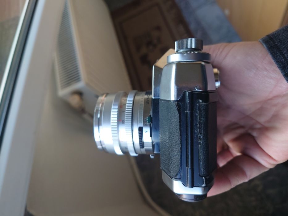 SLR Edixa Electronica cu obiectiv