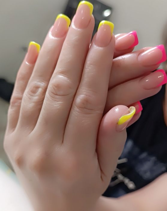 Мастер по маникюру и педикюру.