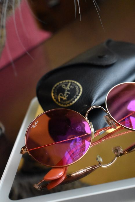 Очки Ray Ban в круглой оправе.