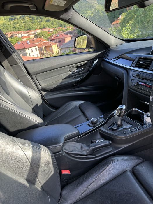 BMW F30 2.0D 2012г На Части