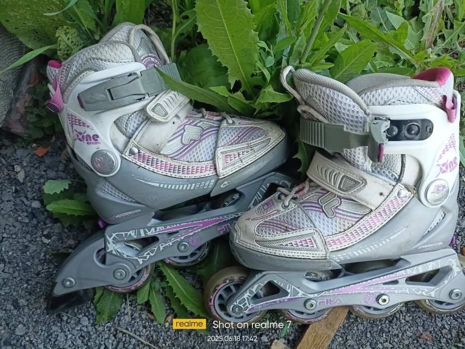 Продам ролики размер регулируется