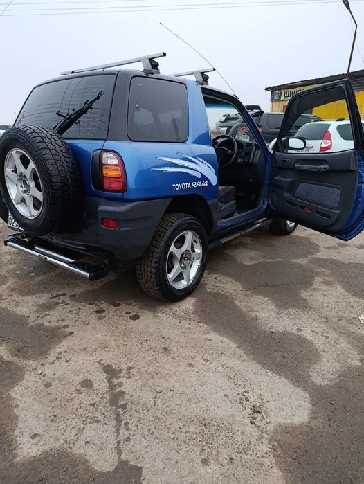 Продам машину Рав-4