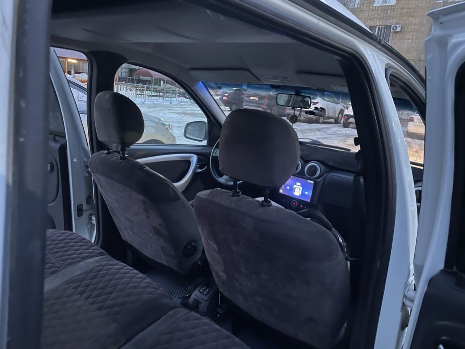 продам ЛАРГУС 2015