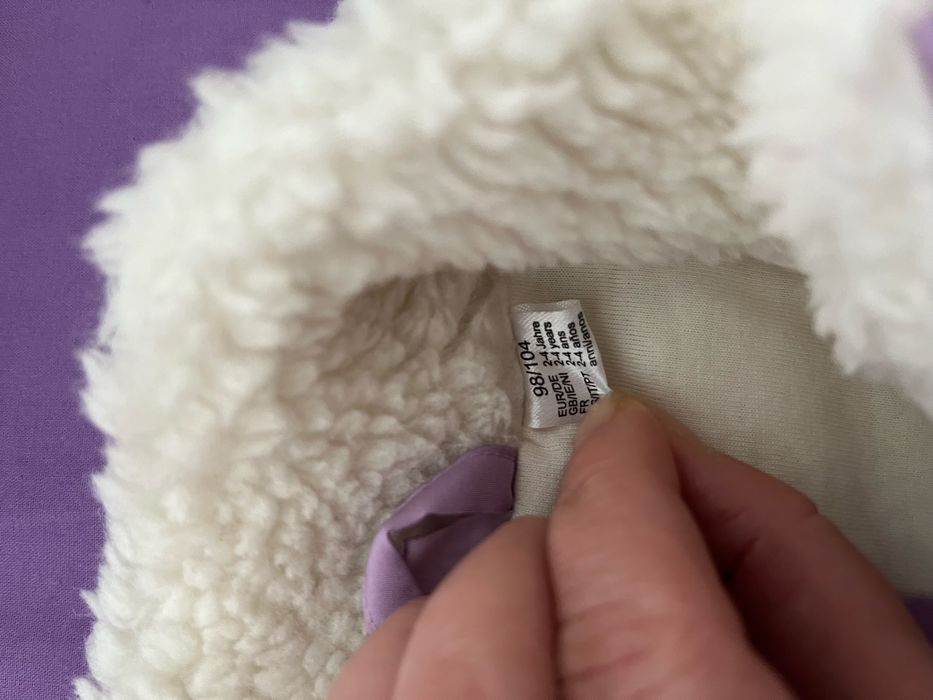 Преходни якенца за момиченце.