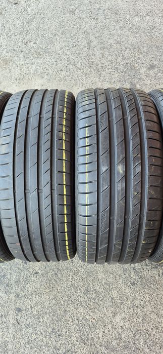 4 anvelope vara Kumho,fata 225/45/18,spate 255/40/18.Pretul este pe bucata.