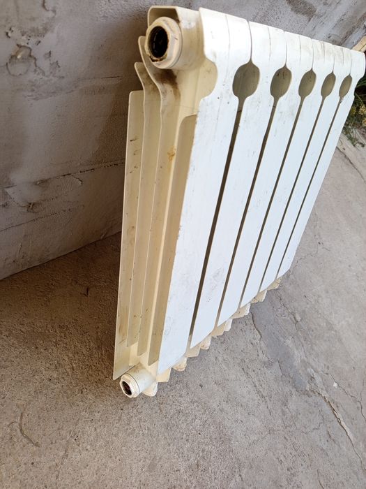 Продам батарею б/у 6 секций