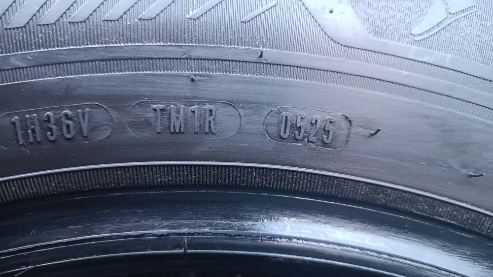 215/65/16 Goodyear Дот 0525
