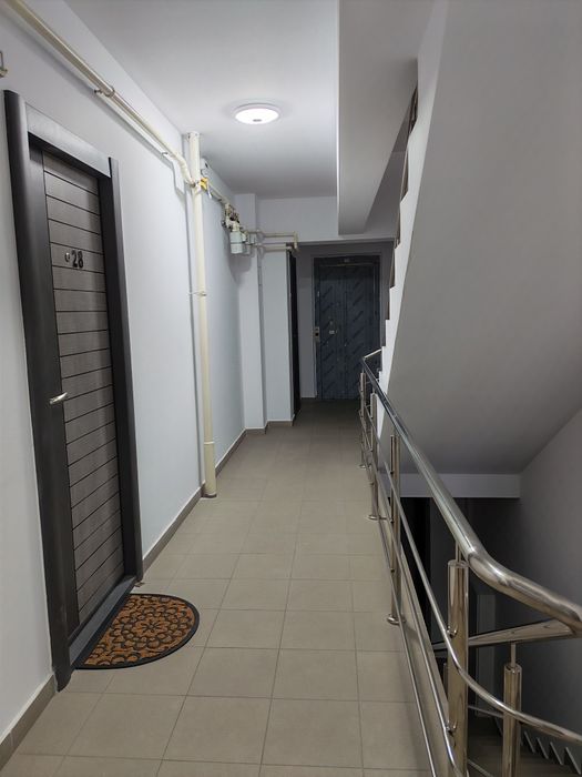 Vând apartament cu două camere