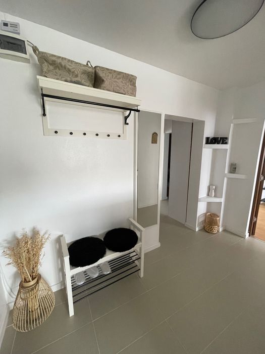 Vand apartament spatios mobilat Ploiesti