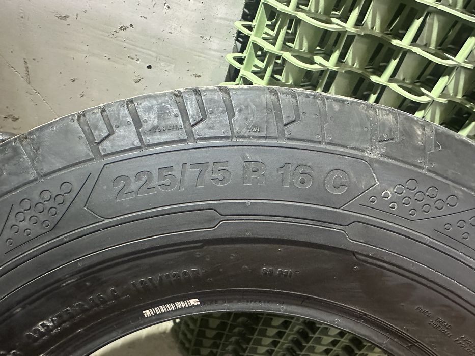 Нови бусове гуми Continental 225/75/16 С