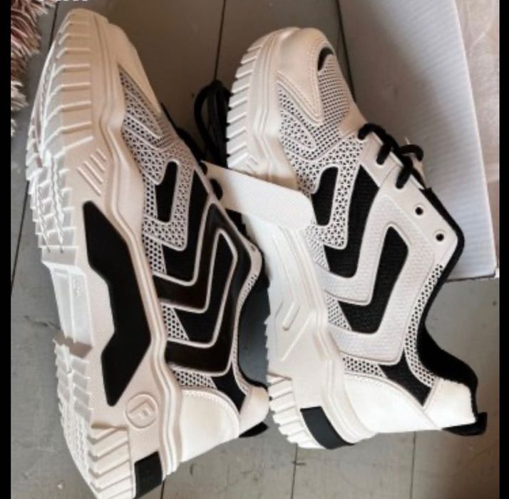 Нови обувки на едро