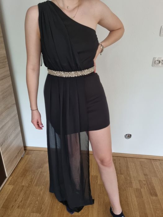 Rochie neagra cu voal