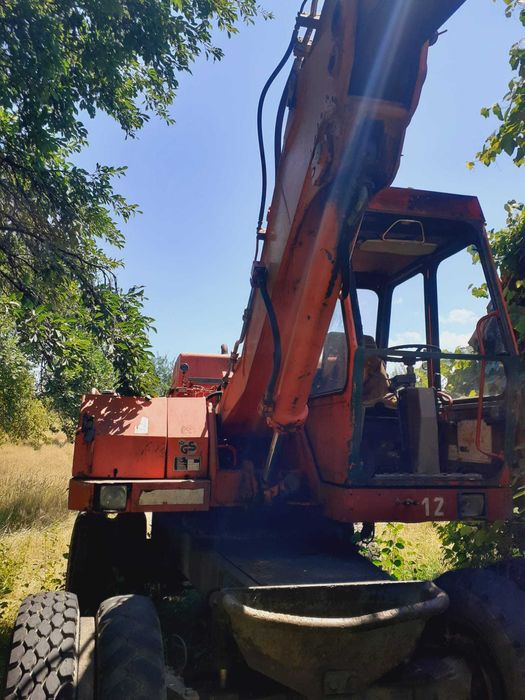 2 excavatoare Atlas 1204 la pret de unul (motor Deutz)