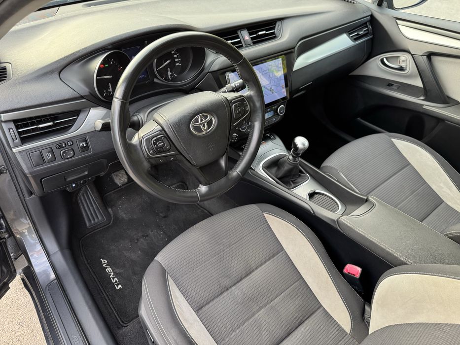Toyota Avensis 2.0D4D 74хил км 2018