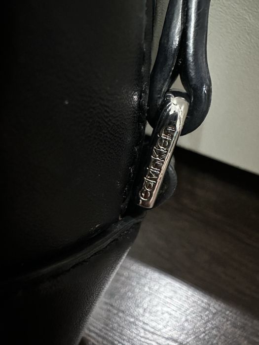 оригинална дамска чанта Calvin Klein