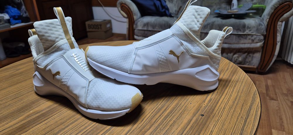 Adidasi puma impecabili