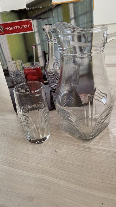 Продам набор кувшина и стаканов