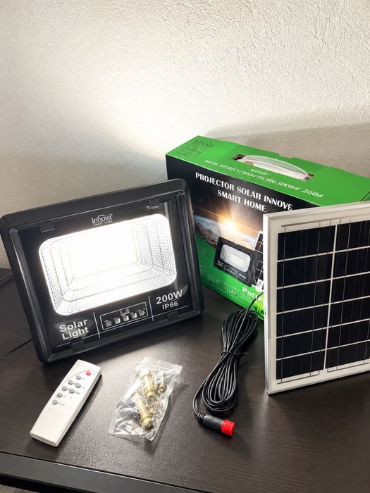 Set 2x proector 200W cu incarcare solara