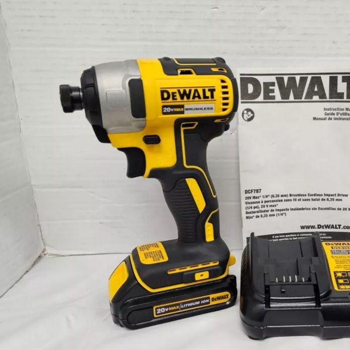 Dewalt шуруповерт с ударом dcd778