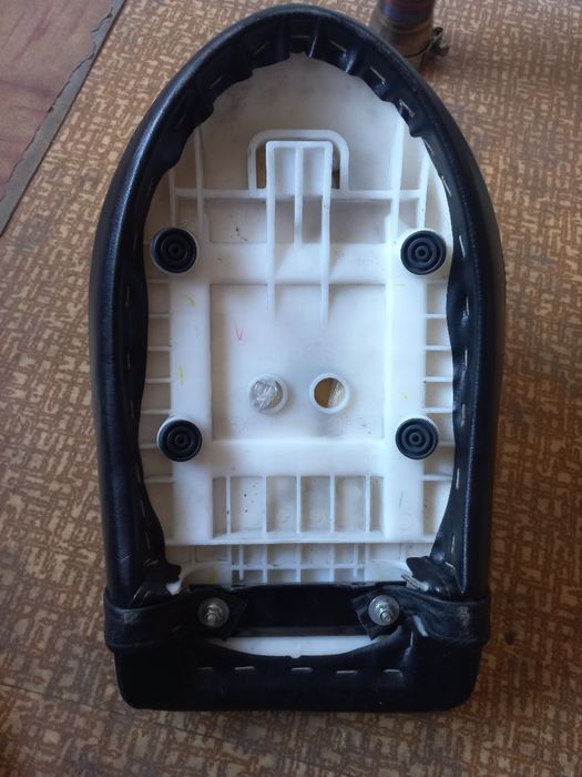 Yamaha XVS1300 MidnightStar V-Star Седалка