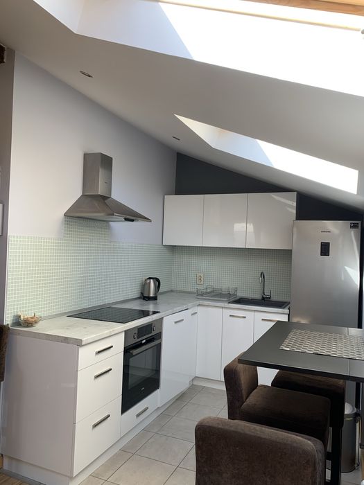 Дава се под наем Тристаен апартамент в Велико Търново, Център - 75 кв.м за 433.5 € - Снимка #3