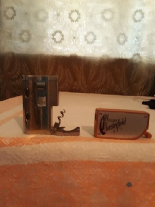 Продаю 2 Зажигалки