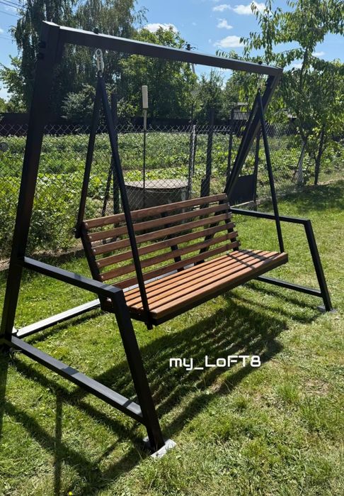 Качели садовые, из металла.