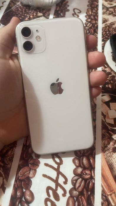 Продам айфон 11