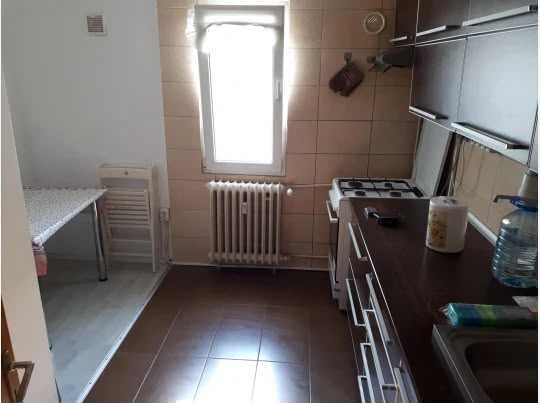 Vand apartament 4 camere