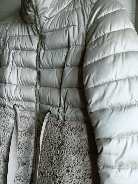 Преходно яке с рязана дантела