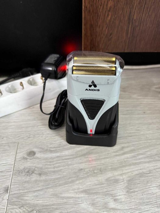 Nou! Incarcator Shaver Andis