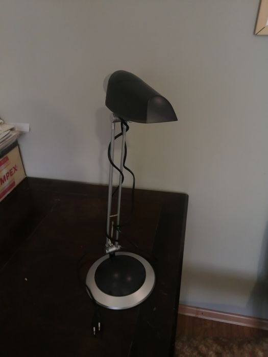 Настольная лампа