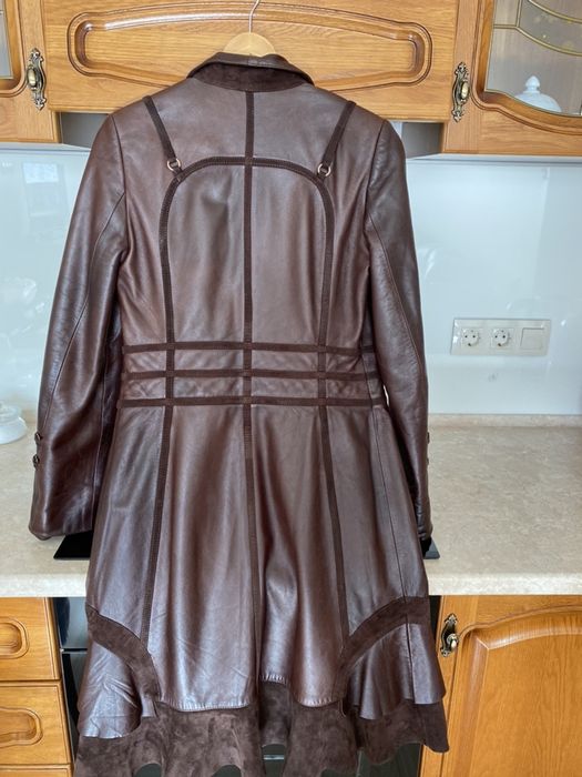 Продам кожаное пальто.