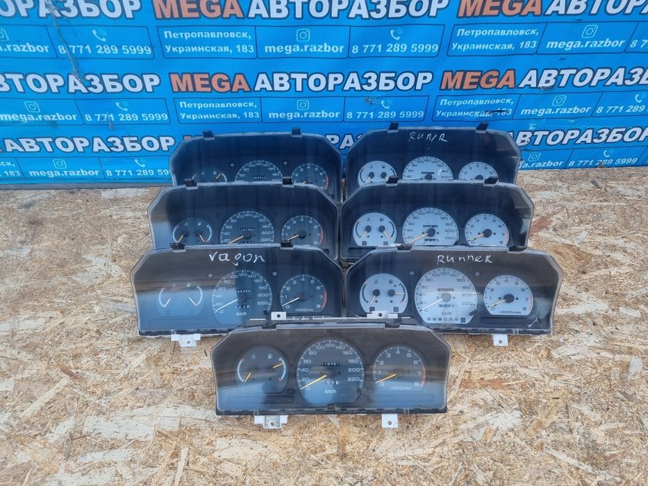 Щитки приборов на Митсубиши.