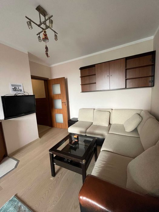 Дава под наем компактен тристаен апартамент в кв. Лозенец