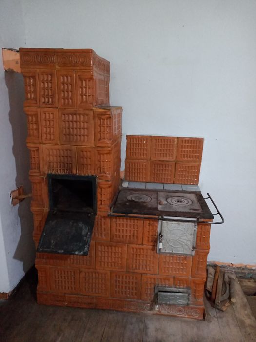 Soba de teracota pe lemne