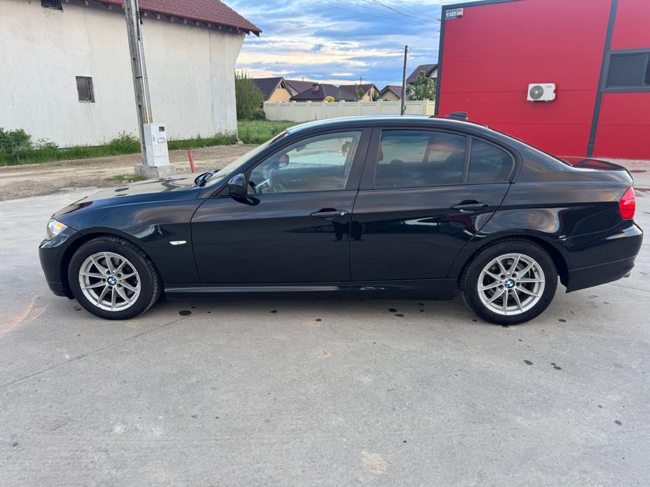 VÂND BMV 320D  / 2011 184cp