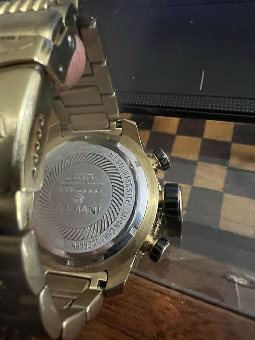 Продаются мужские часы "Invicta"