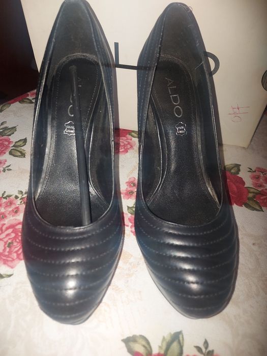 Обувки на висок ток.