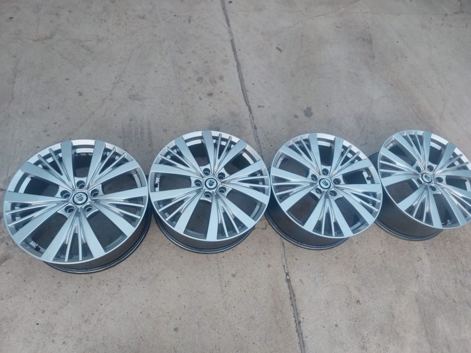 Продам диски в отличном состояние кия хендай