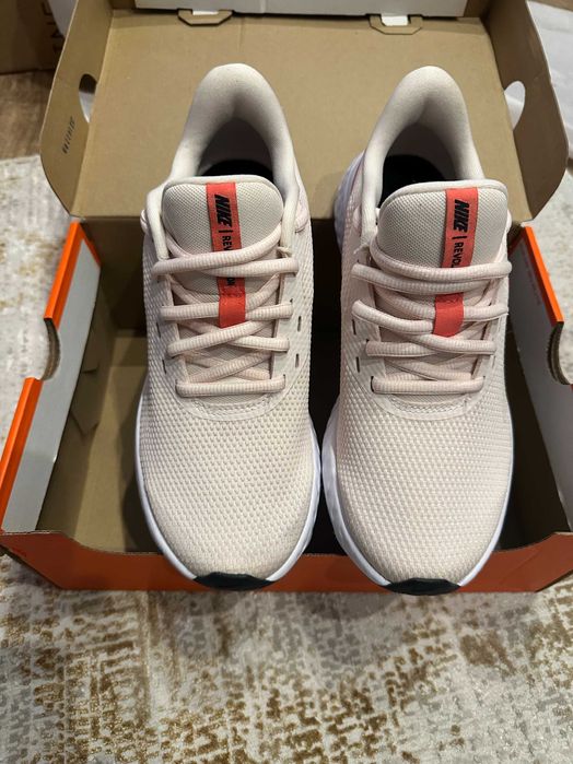 Vand adiasi sport NIKE