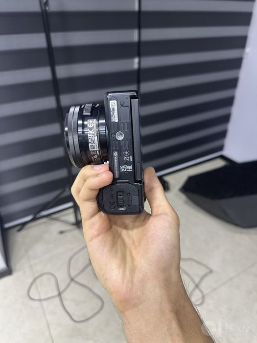 Sony zv e10 ideal holatda + default kit 16-50mm obyektivi