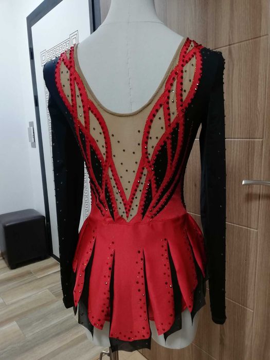 Трико ново за художествена гимнастика размер S