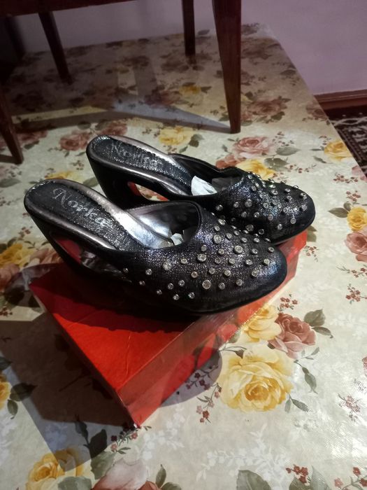 Аёллар оёк кийимлари