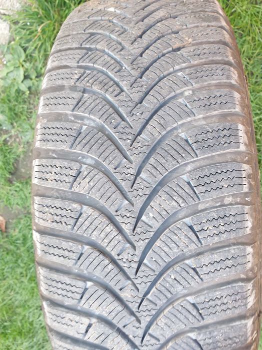 2 Cauciucuri Hankook iarna 195/65/R15 aproape noi cu jante 5×112