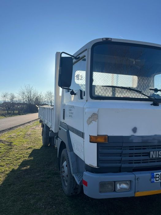 Vând sau schimb Nissan motor 2.8 diesel basculabil 6000€ neg
