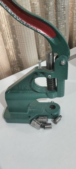 Срочно, срочно продается промышленный швейная машина .