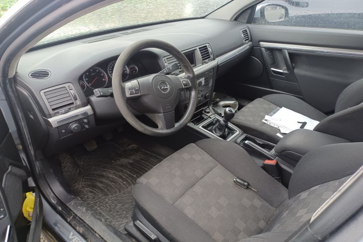 Dezmembrez Opel Vectra C